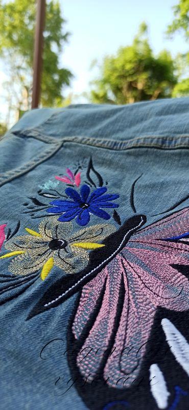 Džínová bunda - světle modrá s výšivkou - motýl